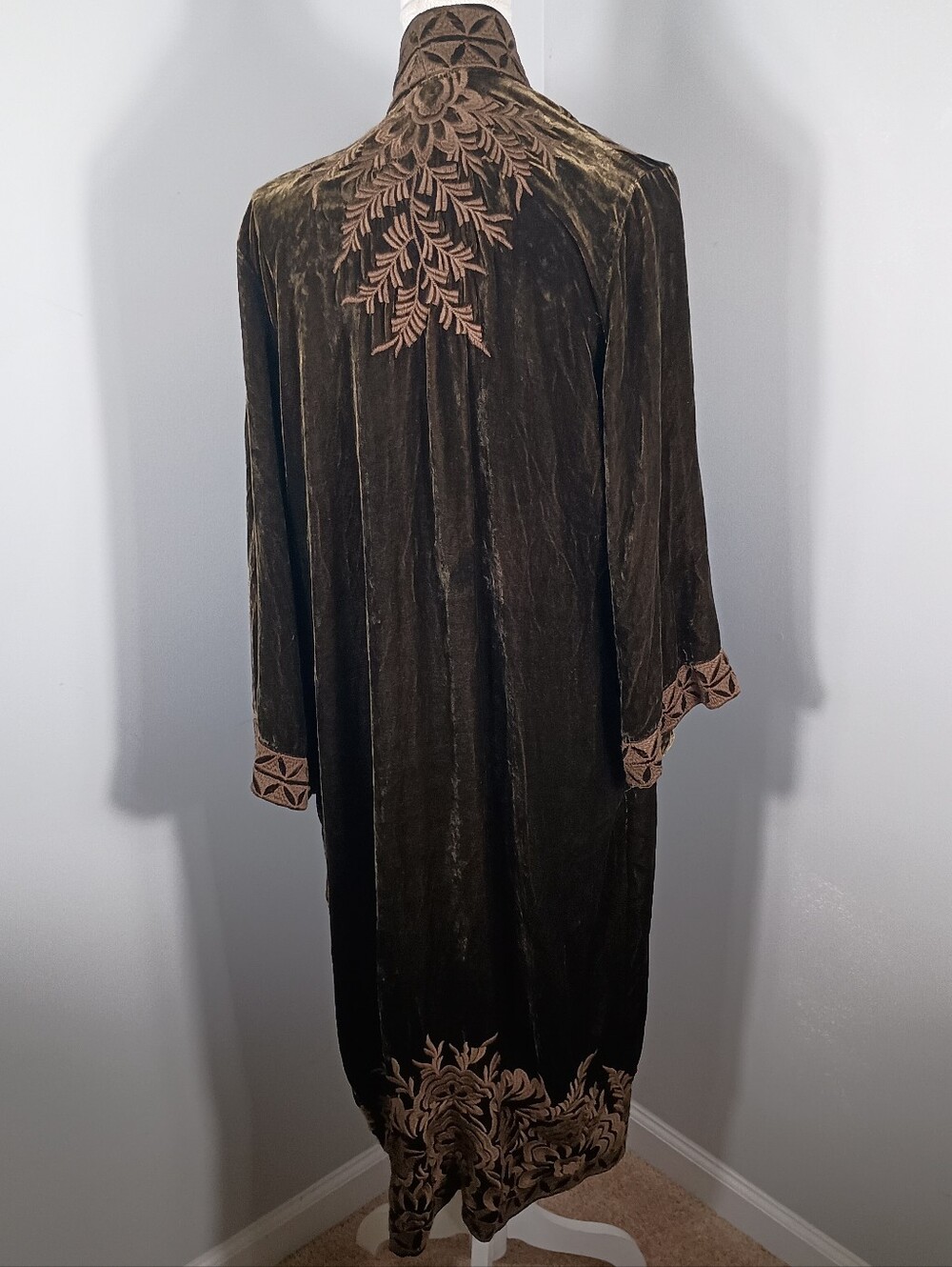 Johnny Was Nyomi Velvet Kimono Embroidered Floral Boho Cottagecore Silk Size M - Picture 4 of 8